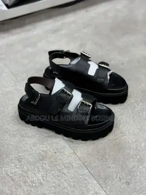 Claquettes McQueen Disponible