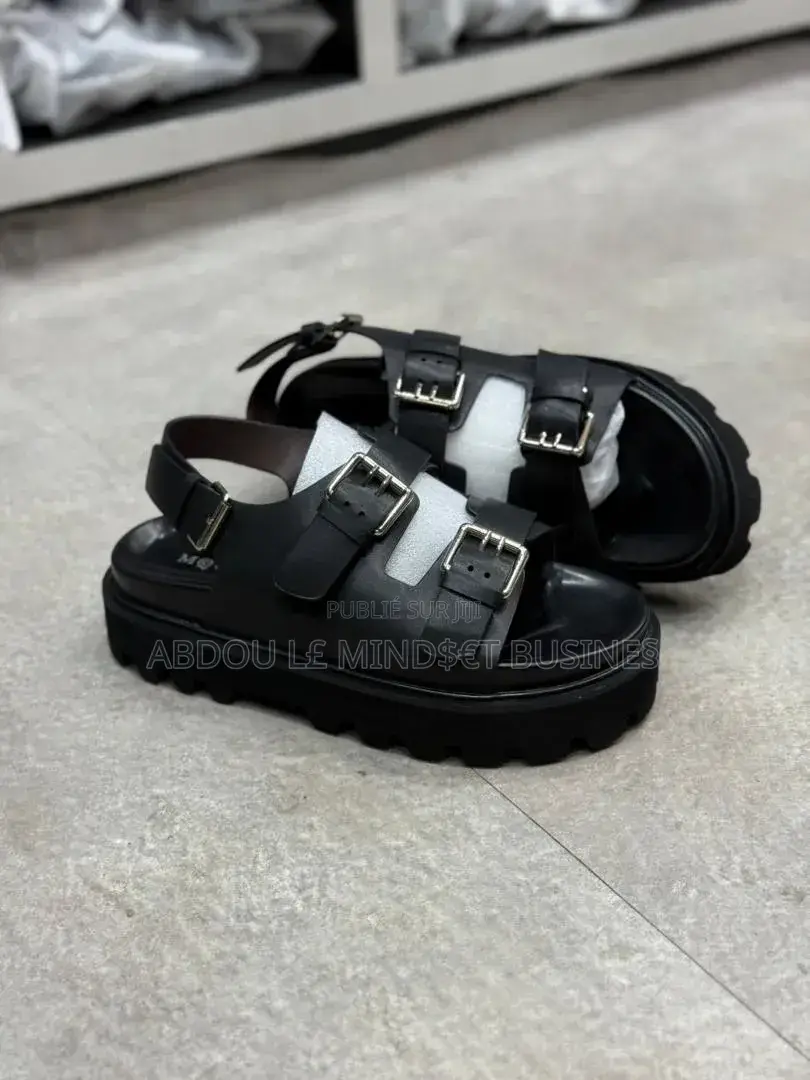 Claquettes McQueen Disponible