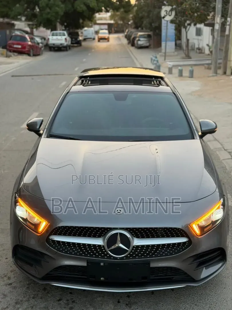 Mercedes-Benz 200 2020 Gris