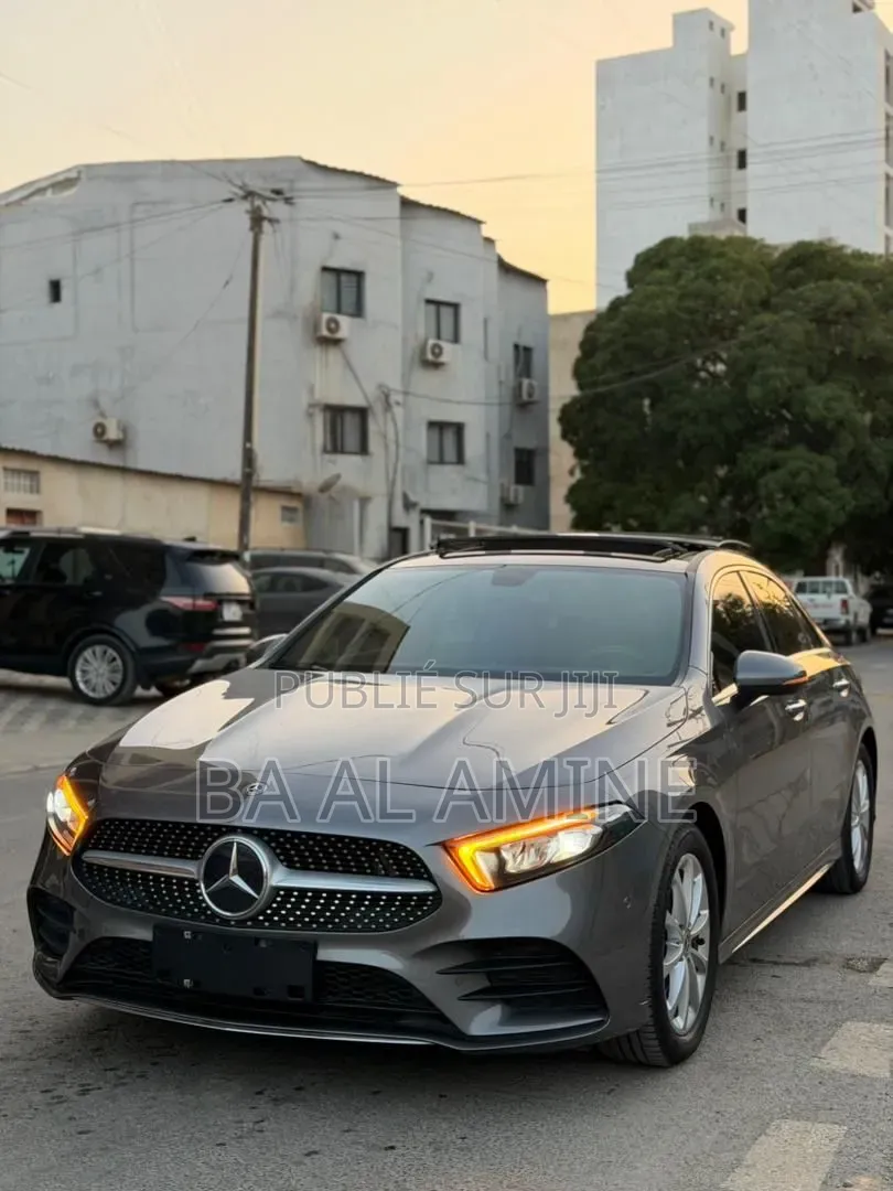 Mercedes-Benz 200 2020 Gris
