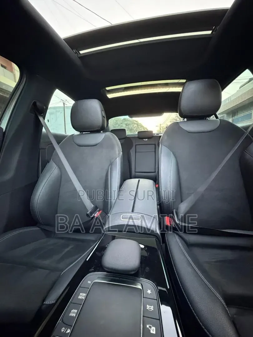 Mercedes-Benz 200 2020 Gris