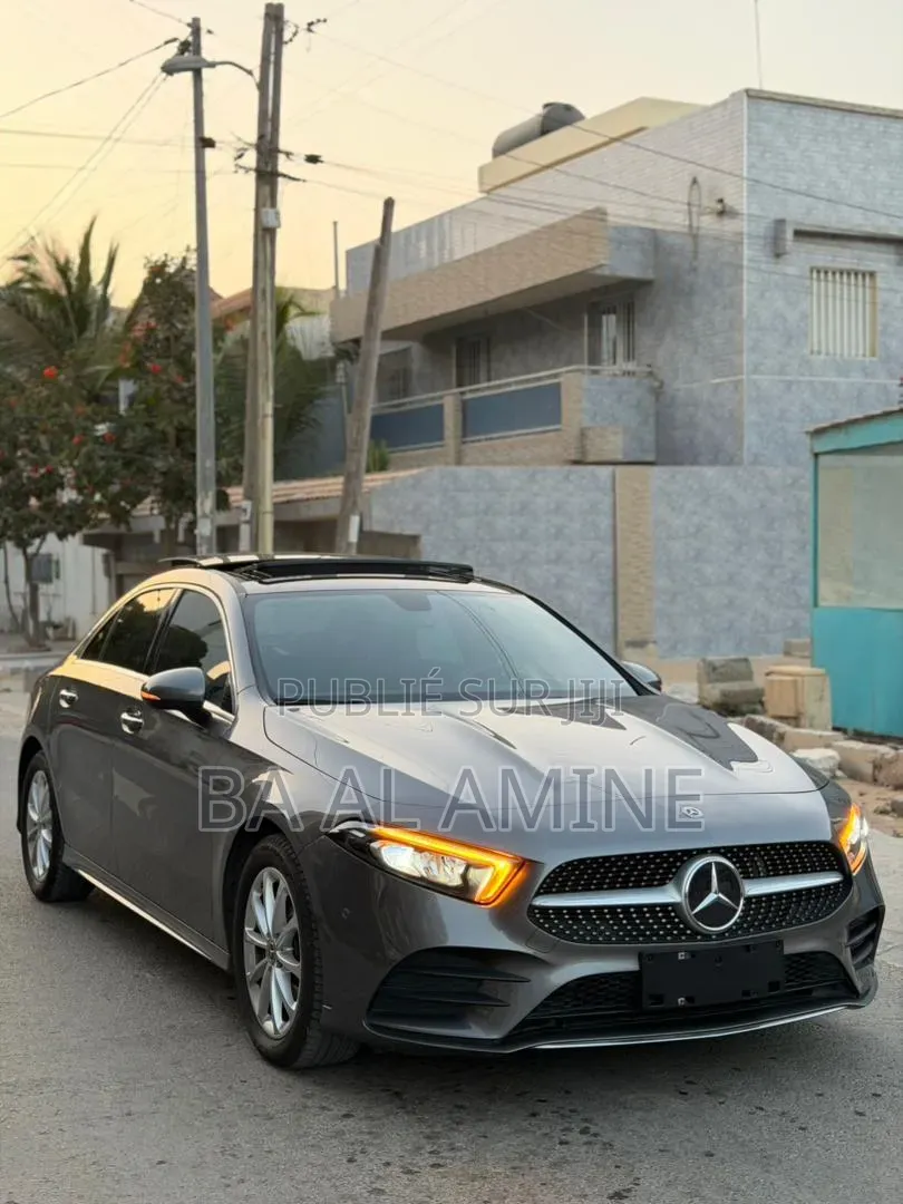 Mercedes-Benz 200 2020 Gris