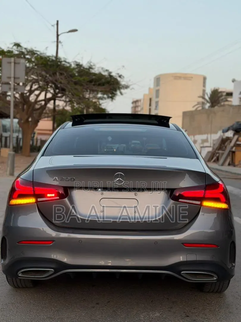 Mercedes-Benz 200 2020 Gris
