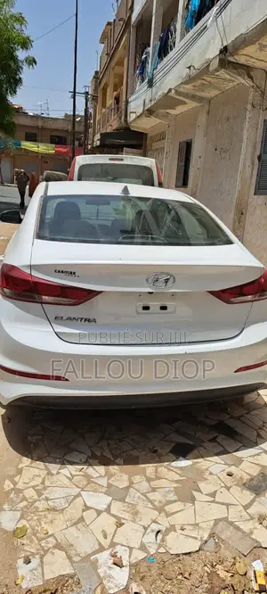 Hyundai Elantra 2018 Blanc