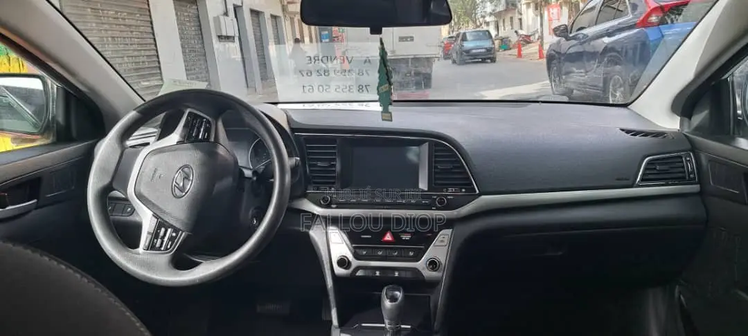 Hyundai Elantra 2018 Blanc