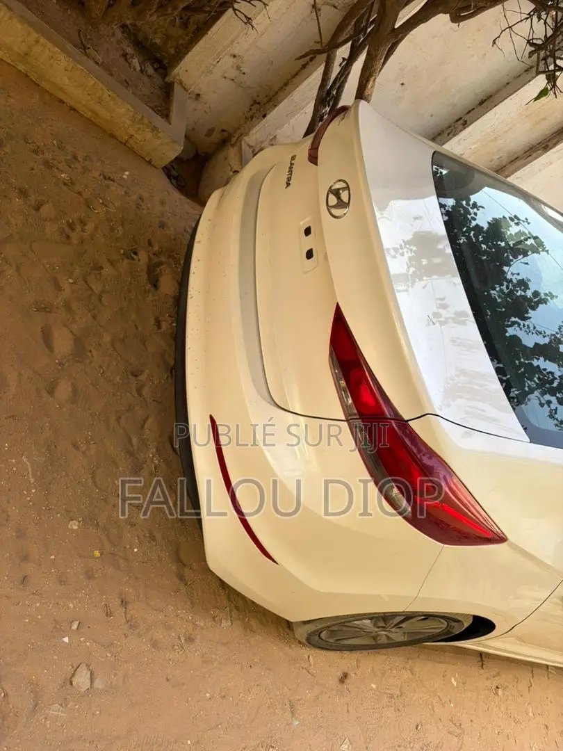 Hyundai Elantra 2018 Blanc