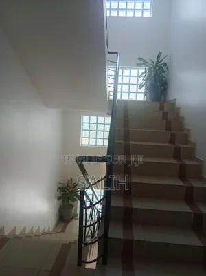 4chbre Appartement dans Salih-Immo Et, Almadies à Louer