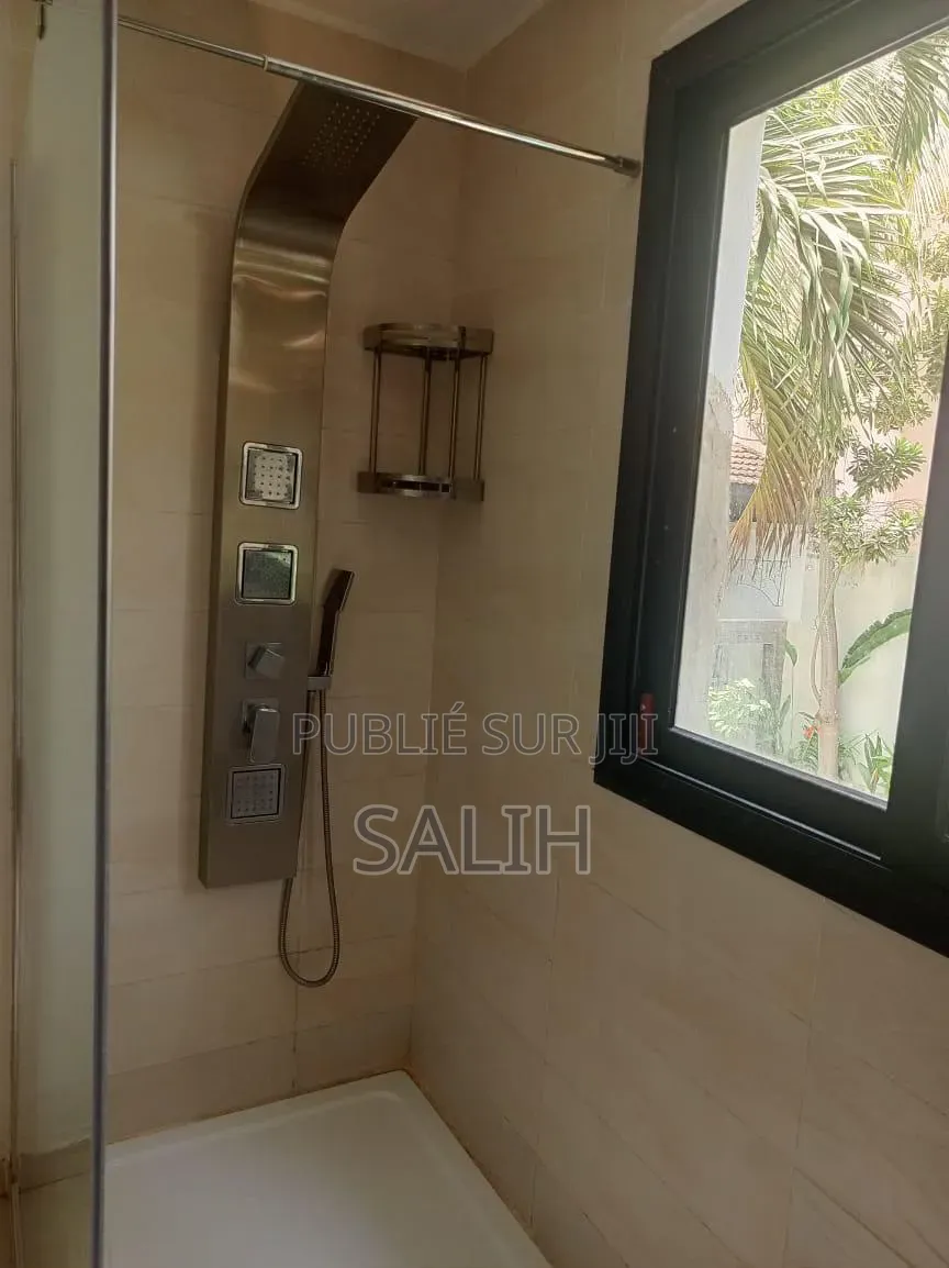 4chbre Appartement dans Salih-Immo Et, Almadies à Louer