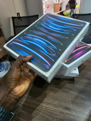 Nouveau Apple iPad Pro 12.9 (2022) 128 GB Autre
