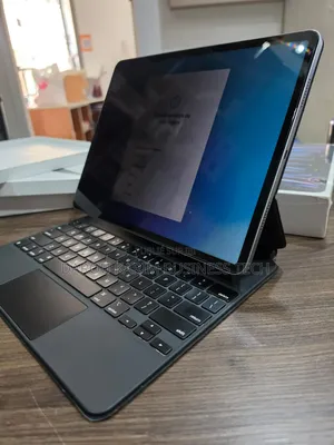 Nouveau Apple iPad Pro 12.9 (2022) 128 GB Autre