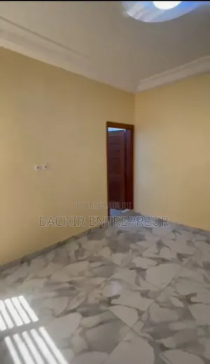 2chbre Appartement dans Immo, Niayes à Louer
