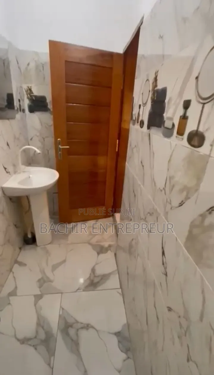 2chbre Appartement dans Immo, Niayes à Louer
