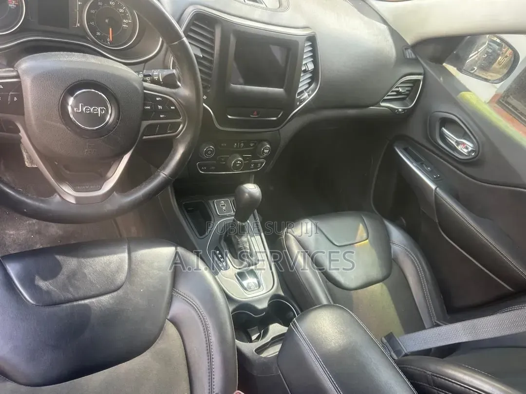 Jeep Cherokee 2019 Gris