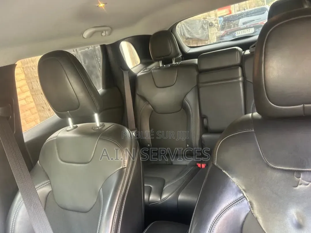 Jeep Cherokee 2019 Gris