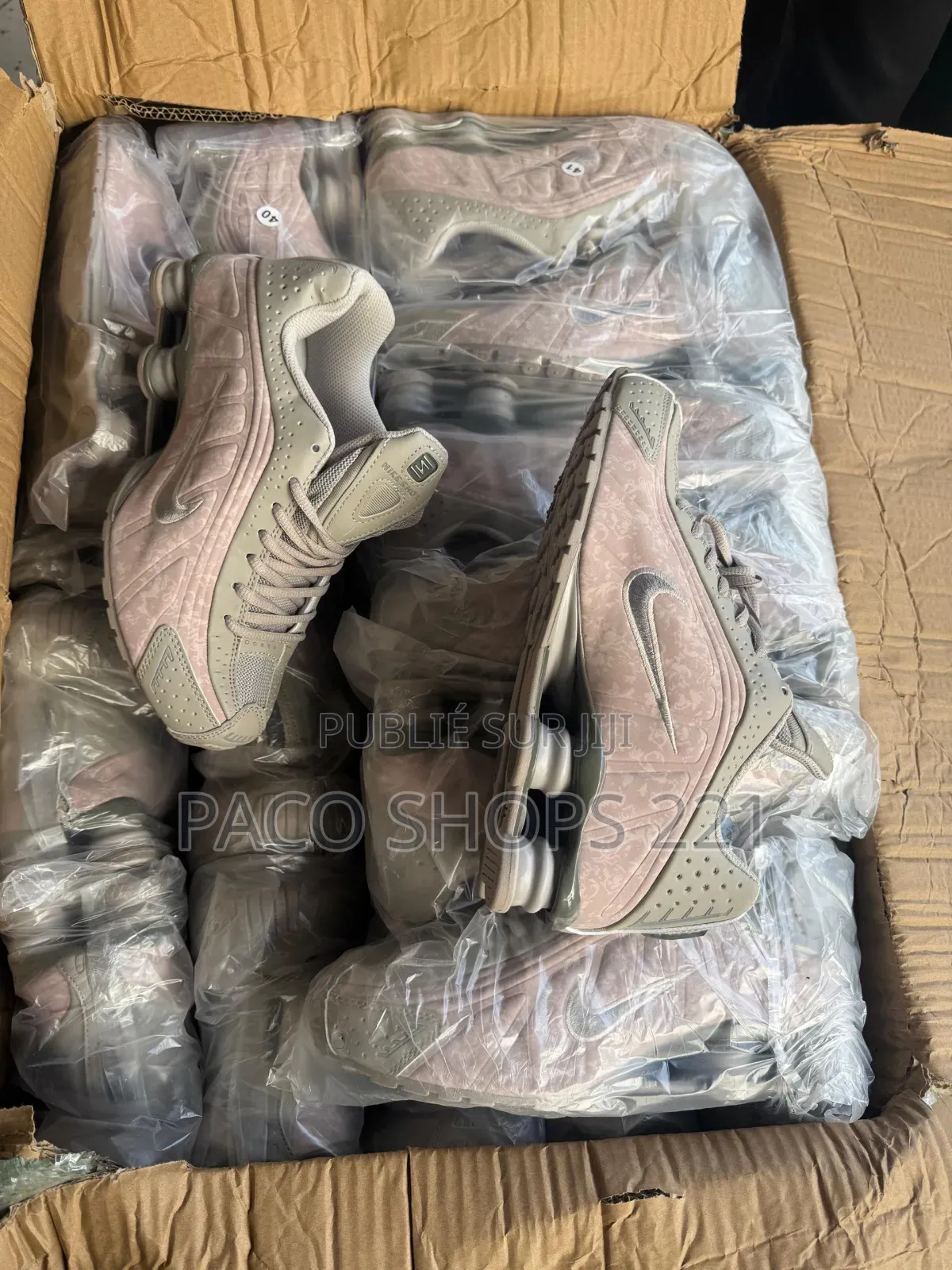 Femme Nike Shoks R4