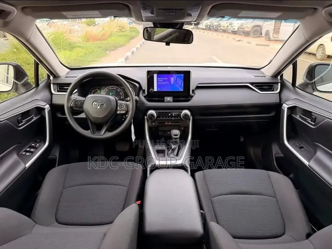 Toyota RAV4 LE AWD 2023 Autre