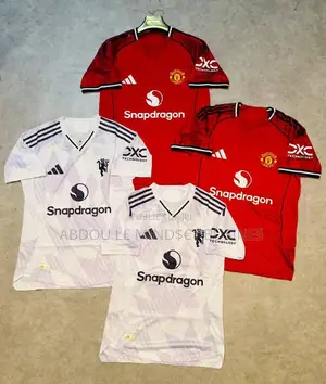 Maillots Manchester United Disponible