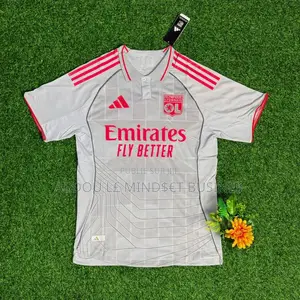 Maillots Lyon Disponible