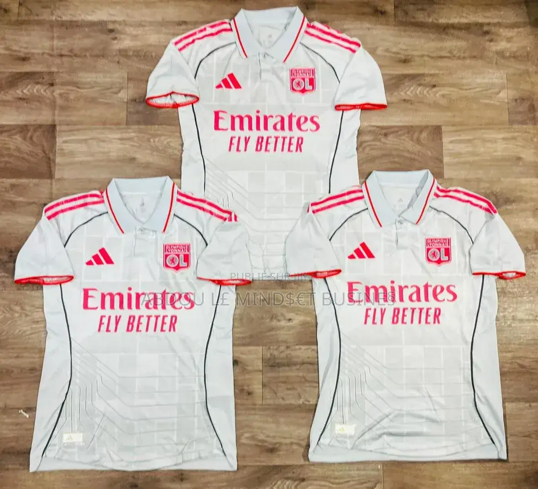 Maillots Lyon Disponible