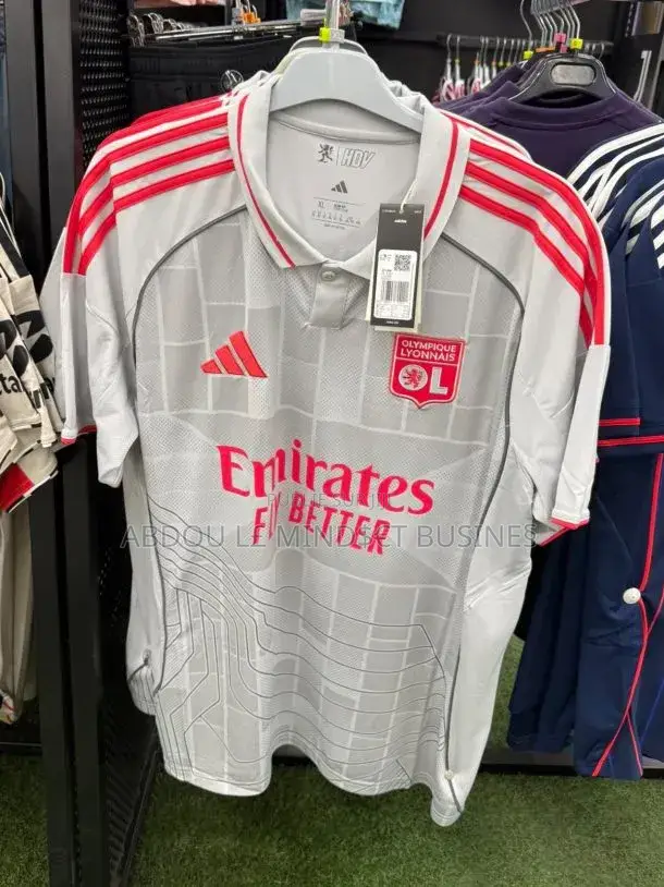 Maillots Lyon Disponible