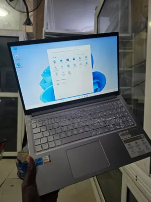 Nouveau Asus VivoBook 15 X505BA 16GB Intel Core i5 SSD 512GB