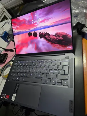 Nouveau Lenovo IdeaPad 5 Slim 13th Gen i7 16GB AMD Ryzen 7 SSD 512GB