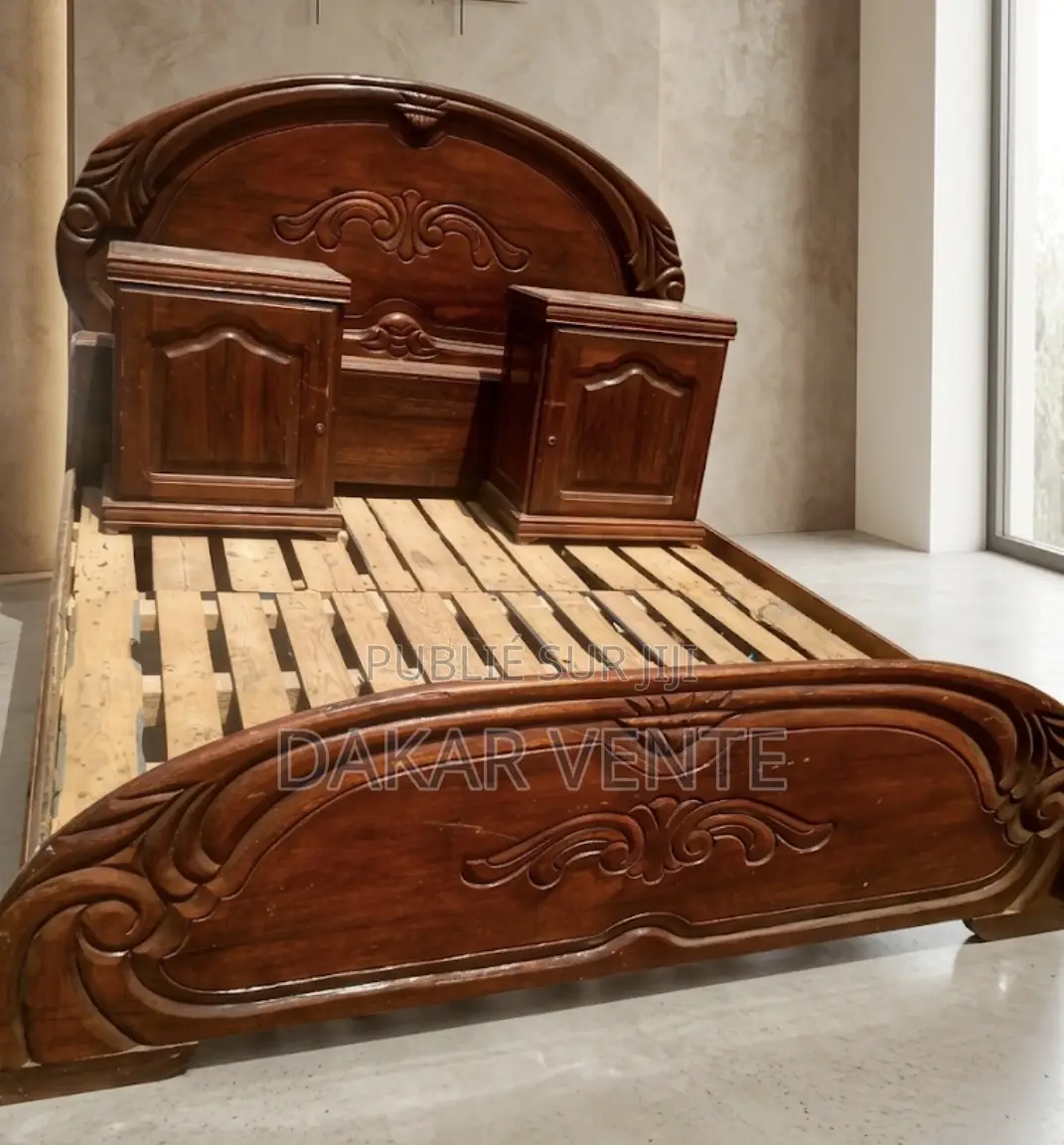 Lit 3 Places + 2 Commodes