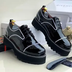 Givenchy Chaussure De Ville Dispo Avec Livraison