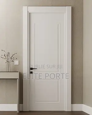 Porte Avec Cadre Et Toutes Les Accessoires