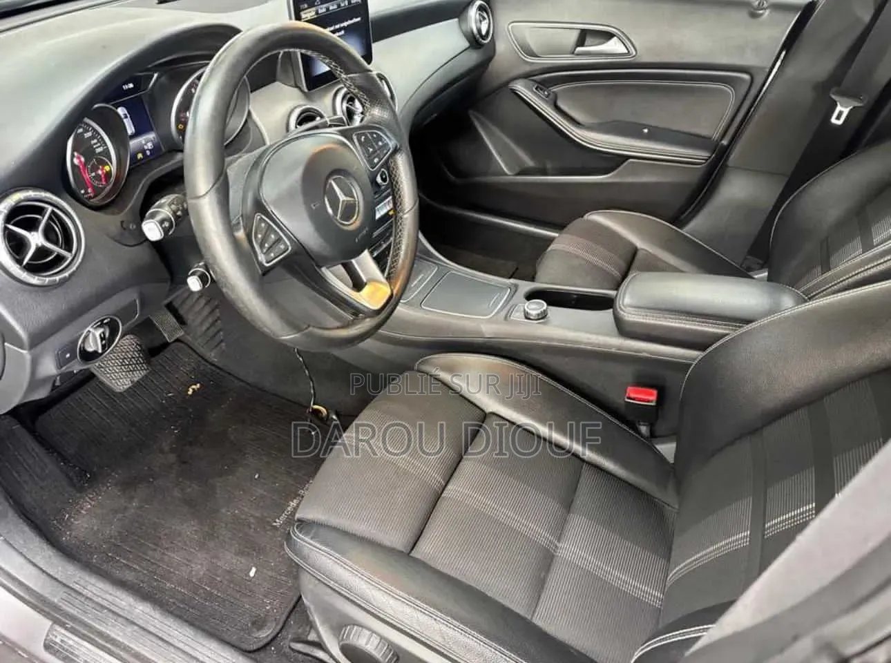 Mercedes-Benz C180 2018 Noir Mat