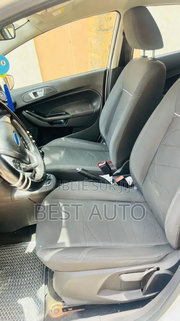 Ford Fiesta 2014 Blanc