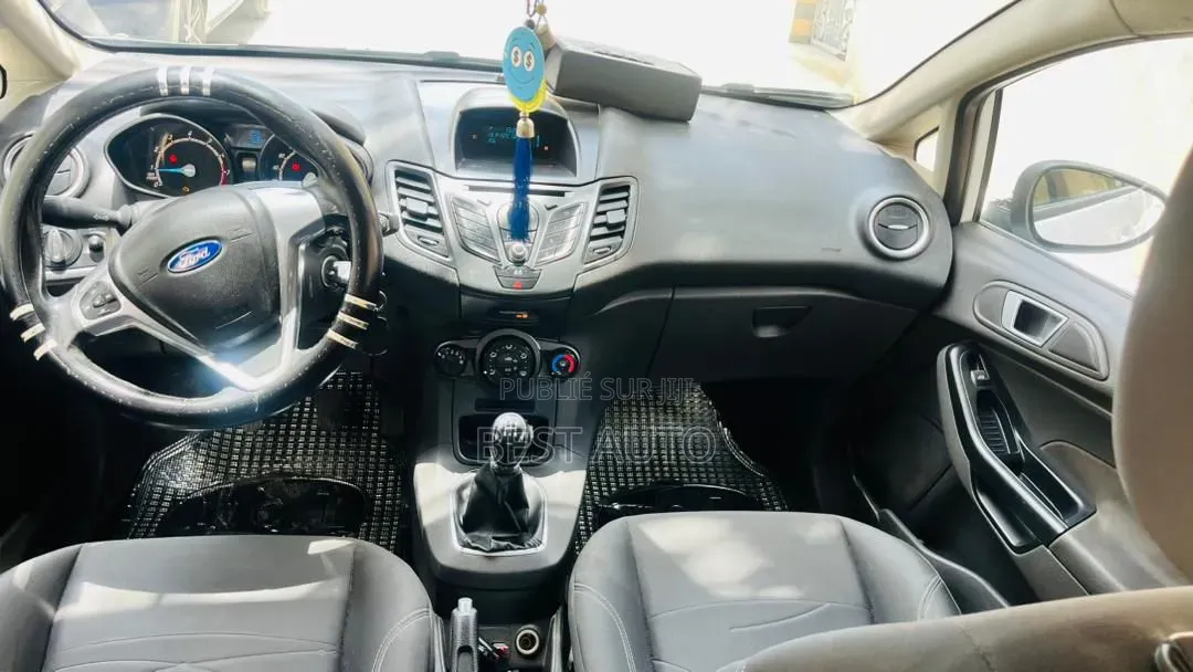 Ford Fiesta 2014 Blanc