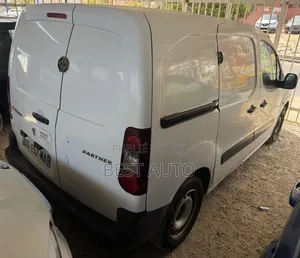 Peugeot Partenaire 2015 Blanc