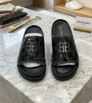 Sandal Balenciaga Disponible