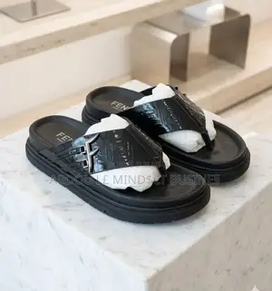 Sandal Fendi Disponible