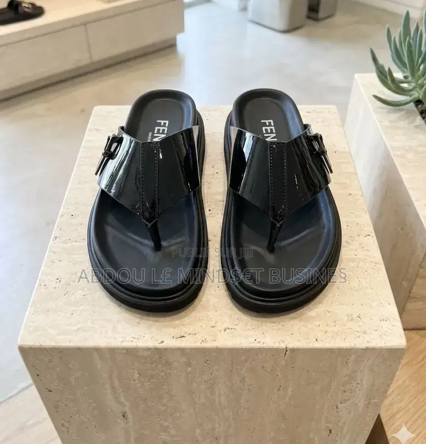 Sandal Fendi Disponible