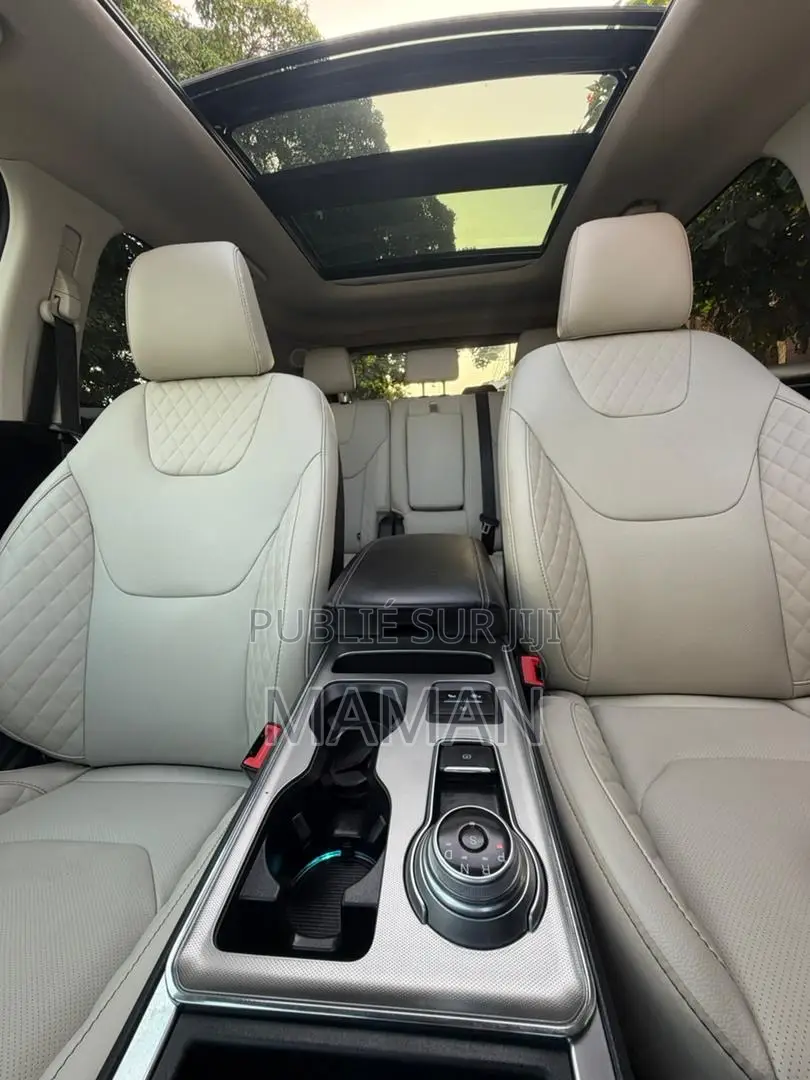 Ford Edge Titanium AWD 2024 Bleu