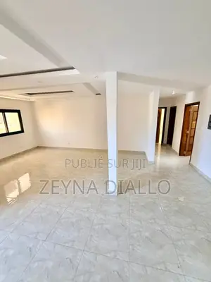 3chbre Appartement dans Ngor à Louer