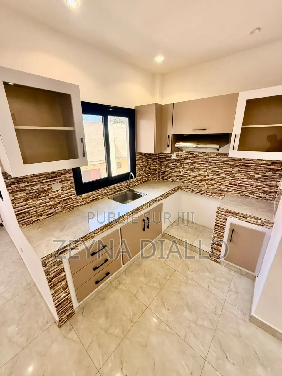 3chbre Appartement dans Ngor à Louer