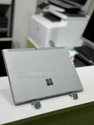 Nouveau Microsoft Surface 4GB Intel Core i5 SSD 128GB