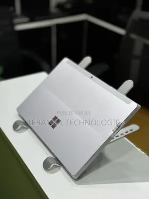 Nouveau Microsoft Surface 4GB Intel Core i5 SSD 128GB