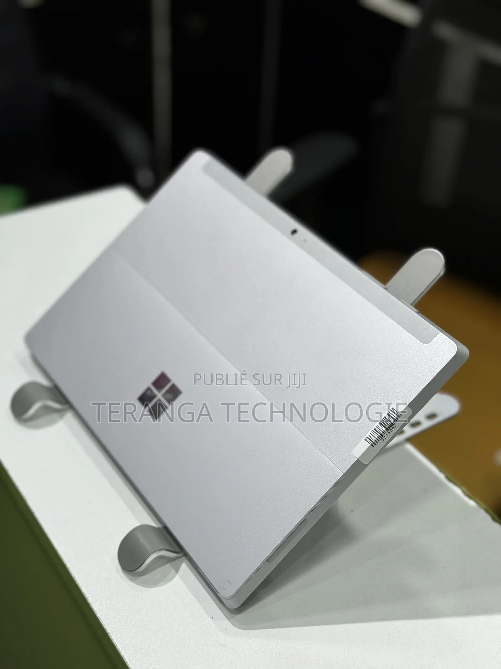 Nouveau Microsoft Surface 4GB Intel Core i5 SSD 128GB