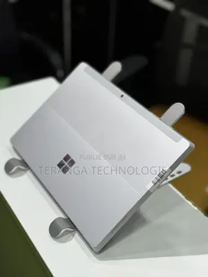 Nouveau Microsoft Surface 4GB Intel Core i5 SSD 128GB