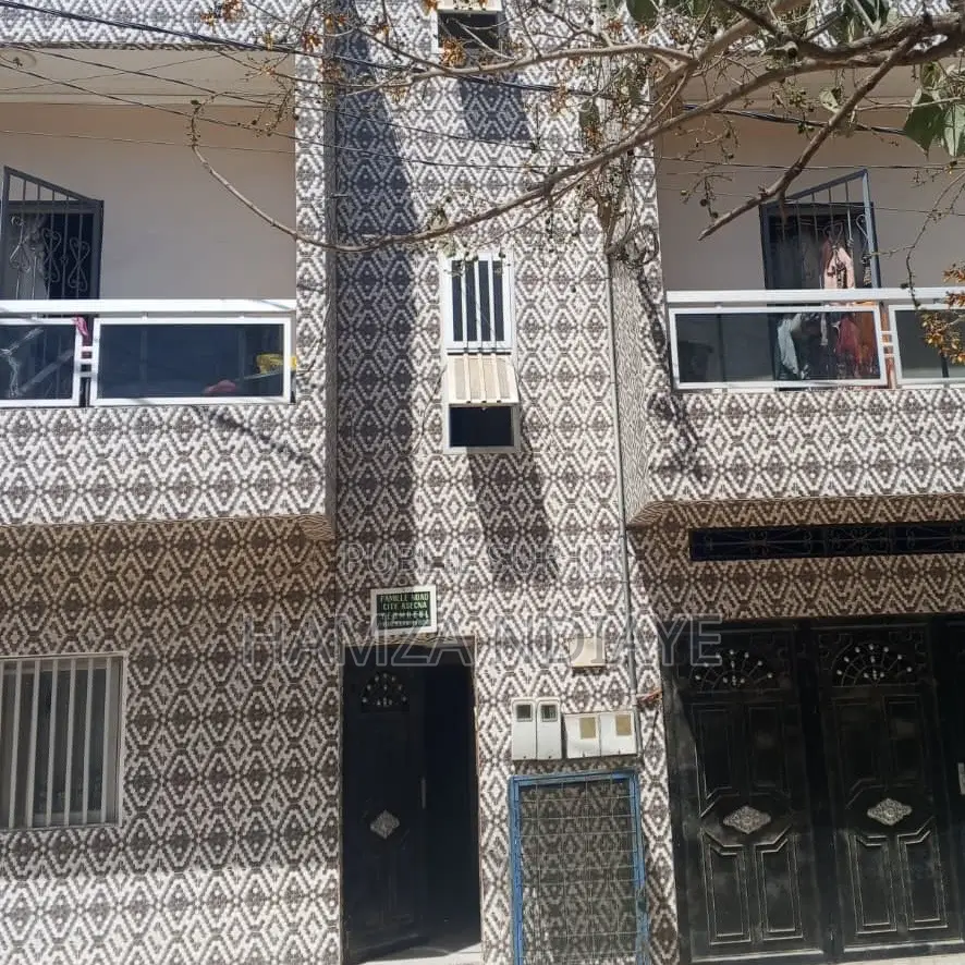 8chbre Maison dans Région de Dakar à Vendre
