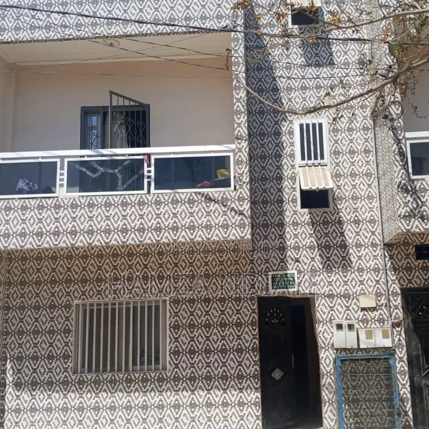 8chbre Maison dans Région de Dakar à Vendre