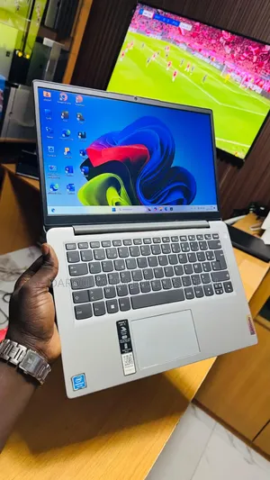 Nouveau Lenovo IdeaPad 1 4GB Intel Celeron SSD 128GB