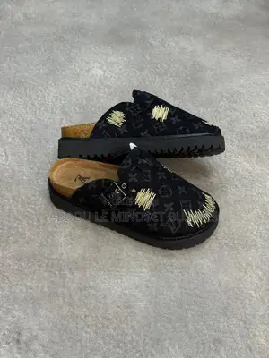 Babouche Louis Vuitton Noir Disponible