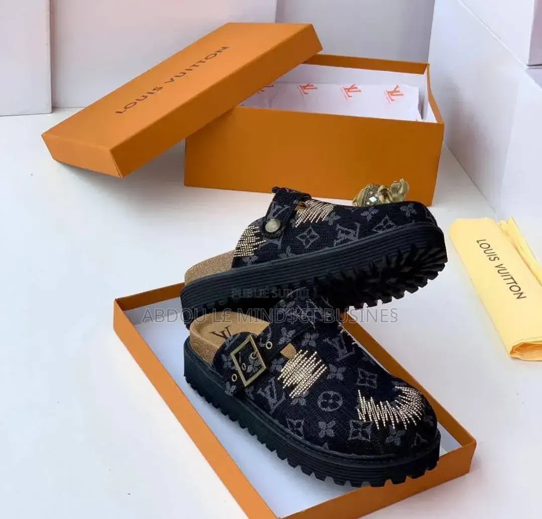 Babouche Louis Vuitton Noir Disponible
