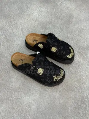 Babouche Louis Vuitton Noir Disponible