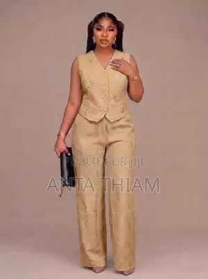 Chic Ensemble Pour Dame Très Élégante